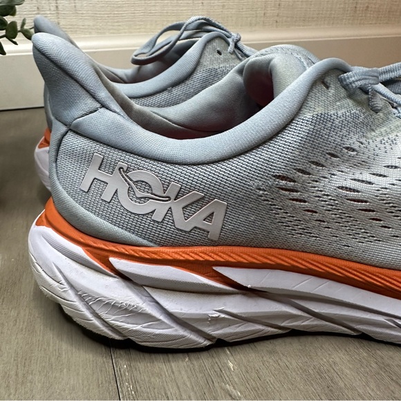 Hoka One One Women's Clifton 8 running shoe in the Blue Fog / Plein Air colorway - Picture 10 of 16